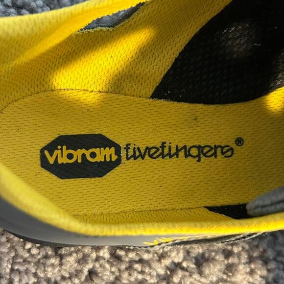 Mens black and yellow vibram - Picture 7 of 8